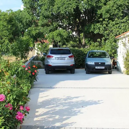Ljepa Apartament Biograd Na Moru