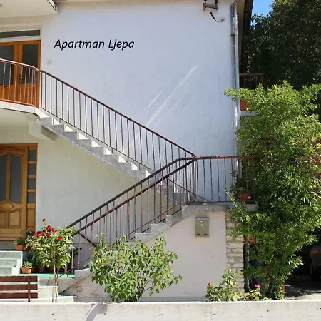 Ljepa * Биоград-на-Мору